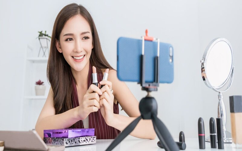 Tuyển Idol Live Full Time: Thu Nhập Hấp Dẫn