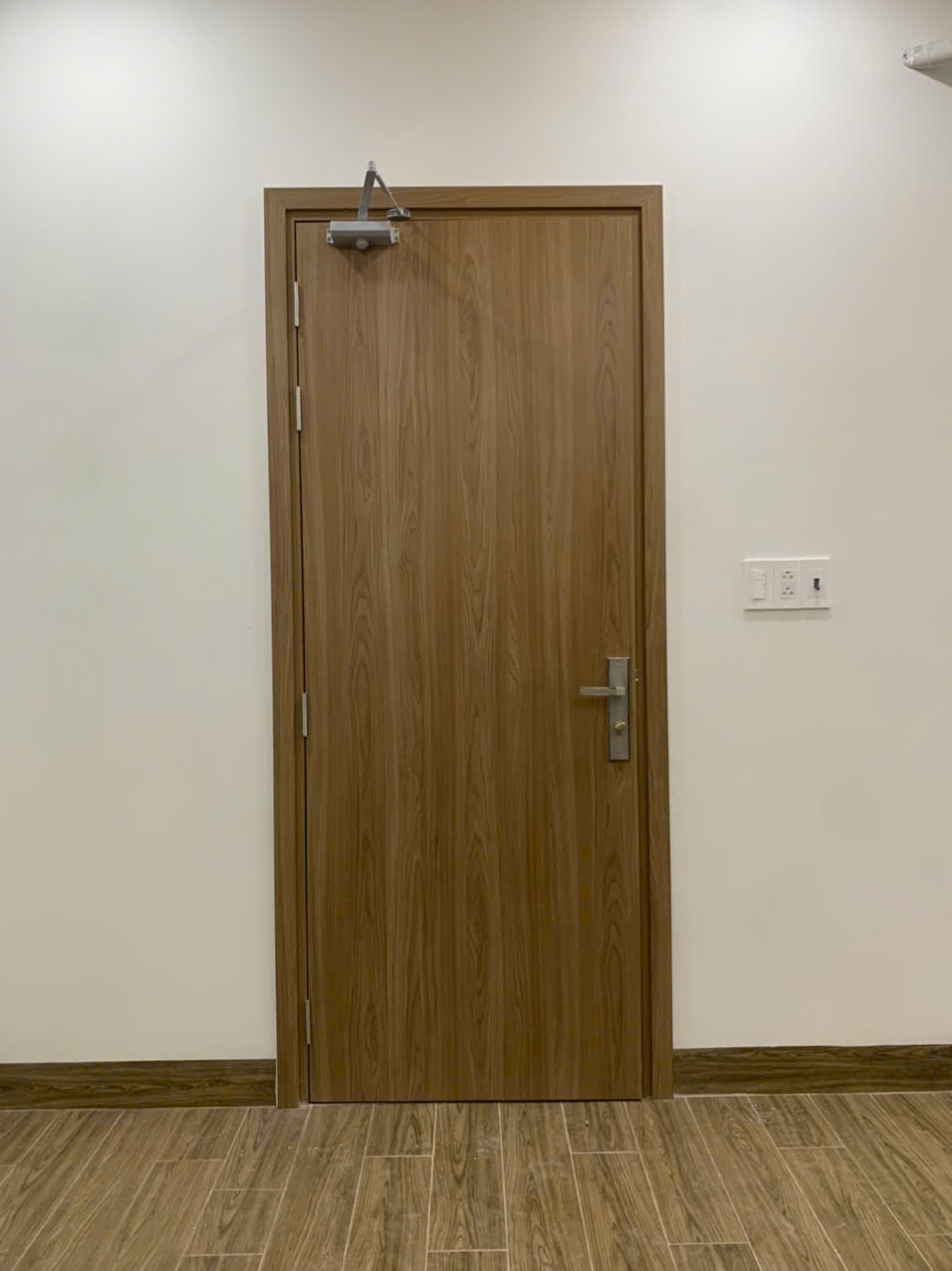 Giá cửa gỗ MDF Tại Nha Trang.2