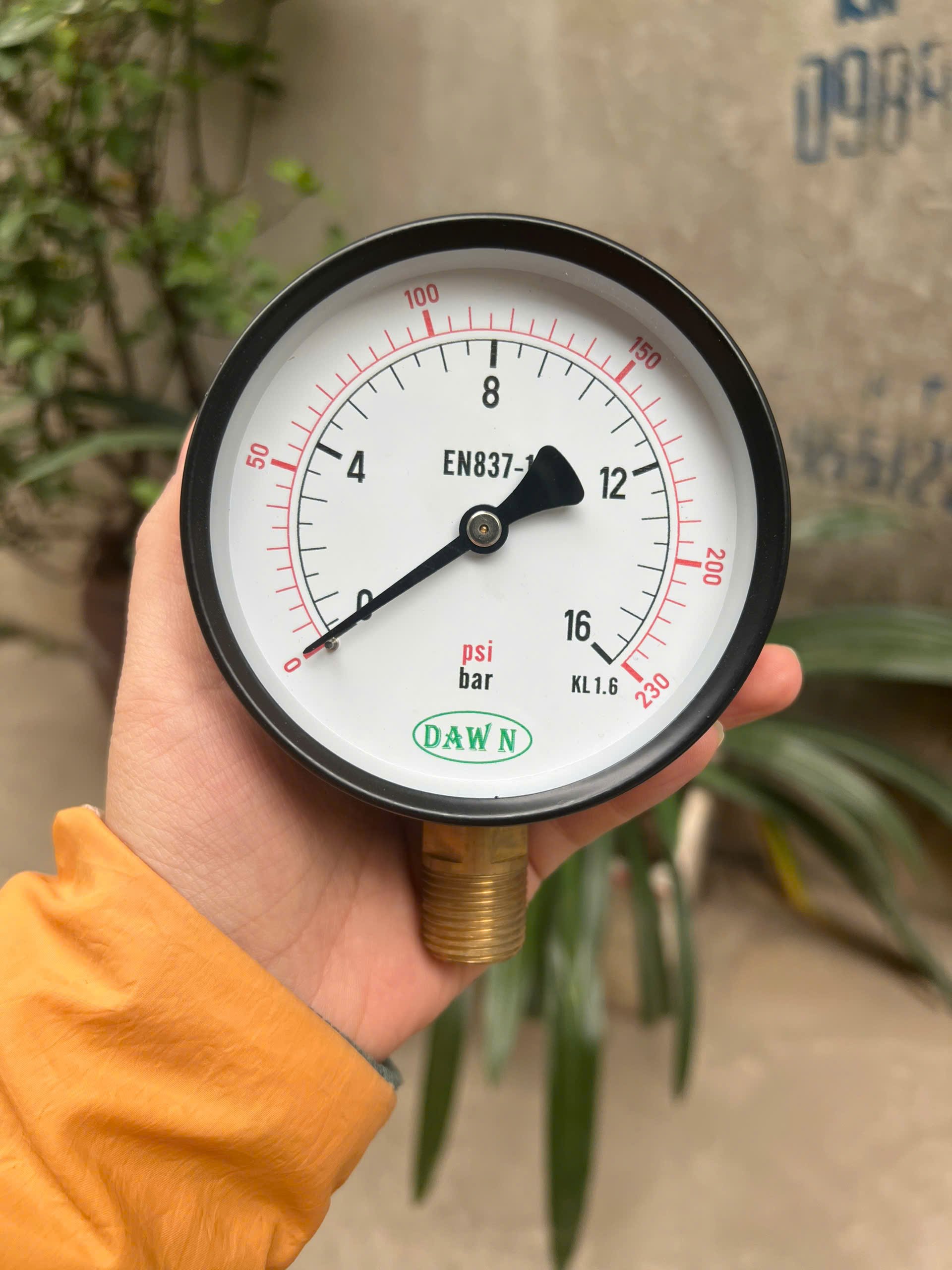 Đồng hồ áp suất rung kim có nguy hiểm không?