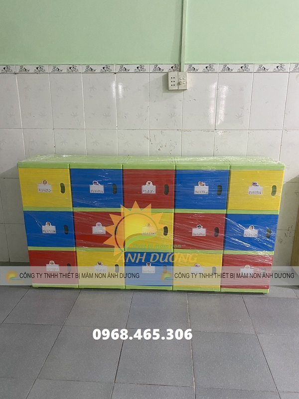 Tủ đựng cặp balo mầm non, tủ nhựa mầm non đựng cặp