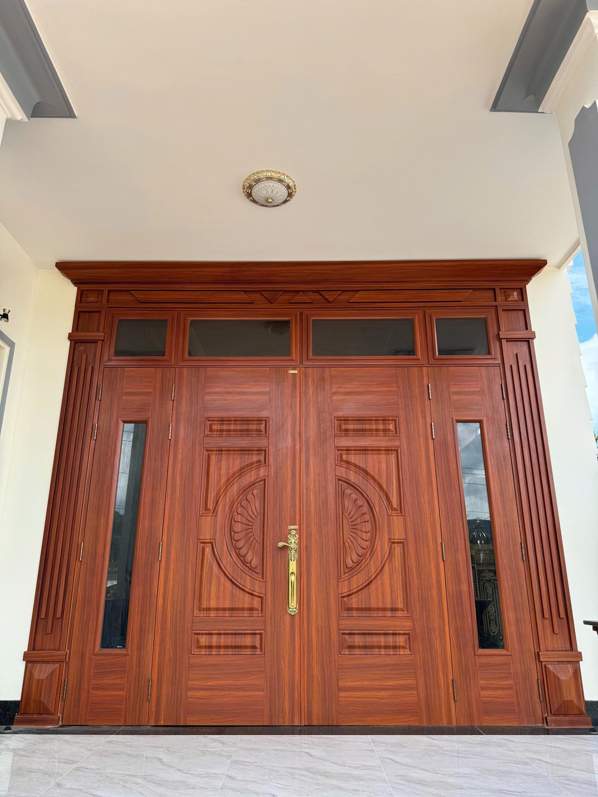 Giá cửa thép vân gỗ tại Ninh Hòa – Khánh Hòa